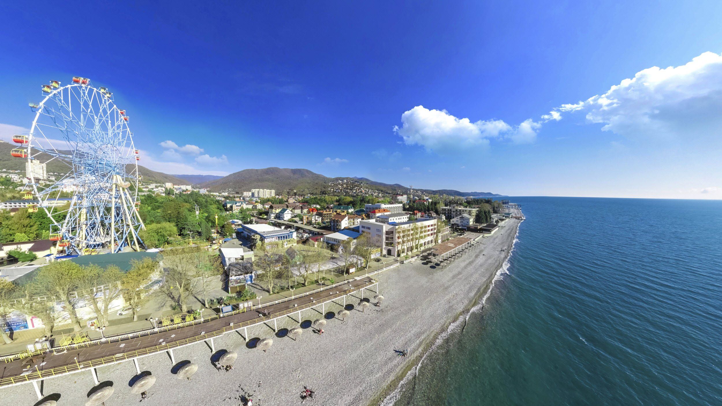 Чистое море Лазаревского: почему здесь нет мазута и безопасно купаться