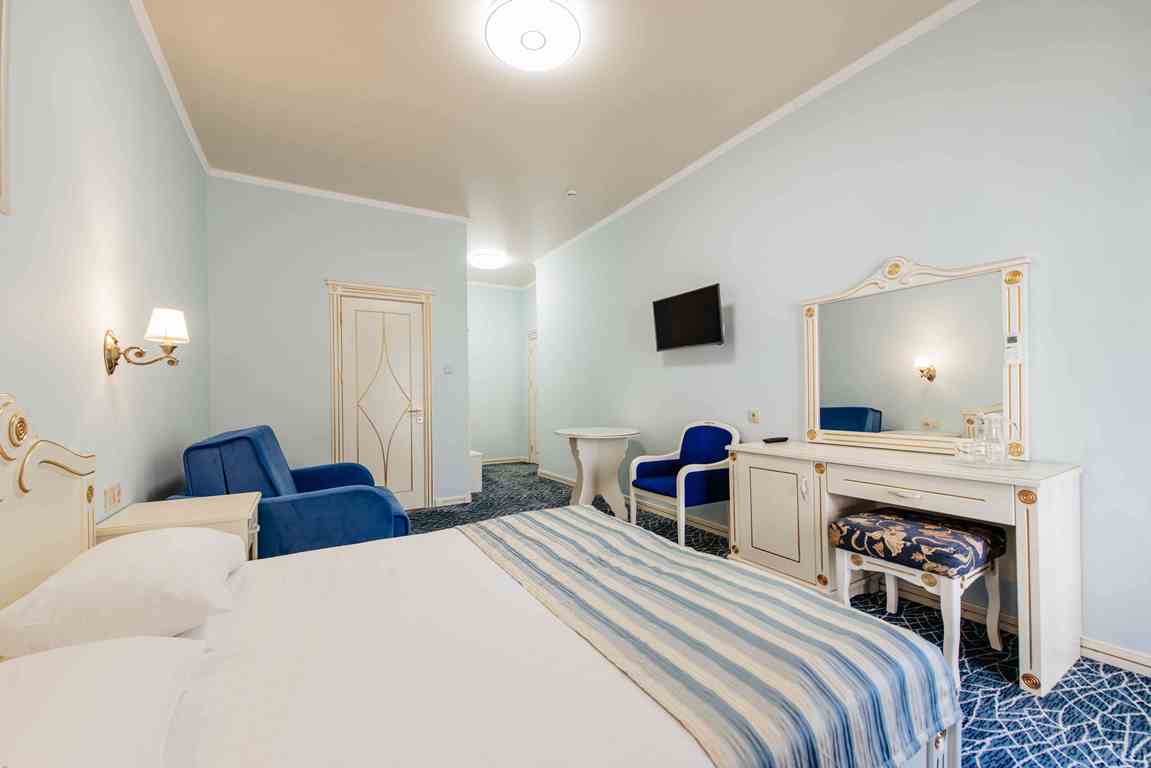 Стандарт на троих - фото 4